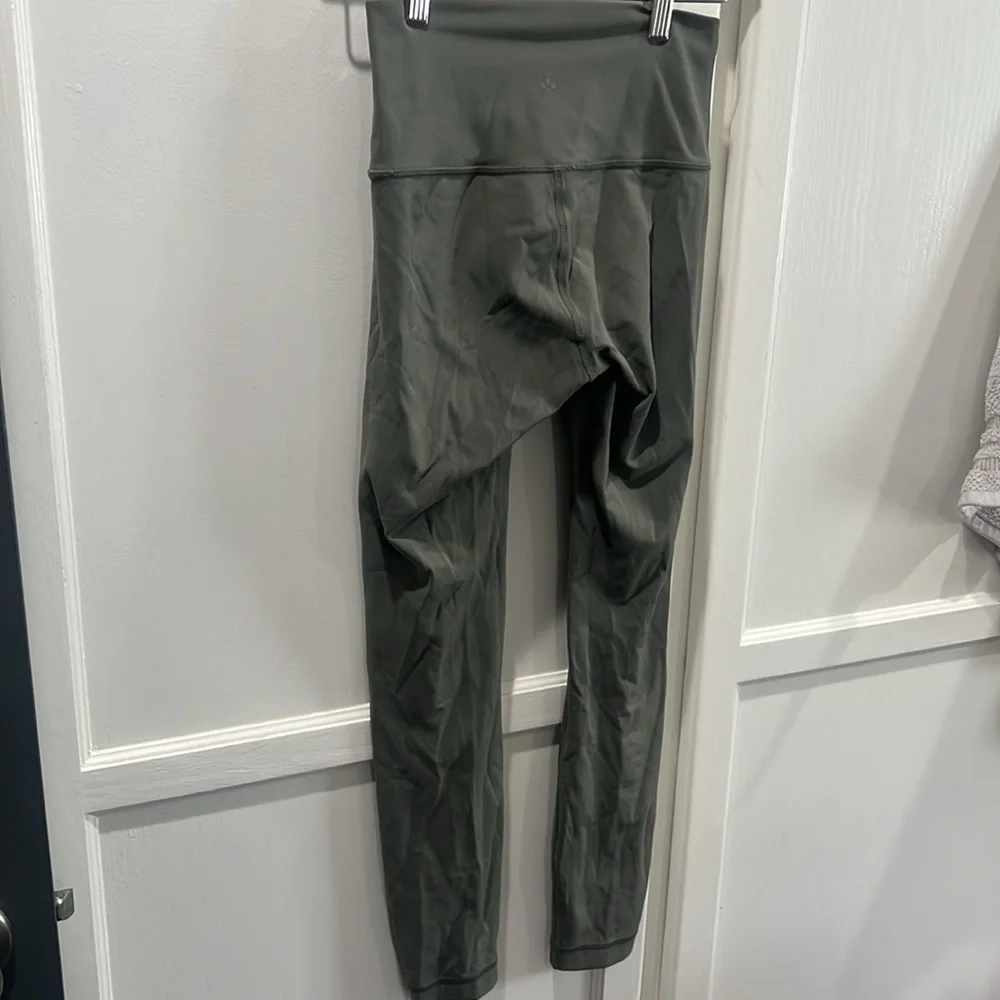 lululemon athletica sleek stylish